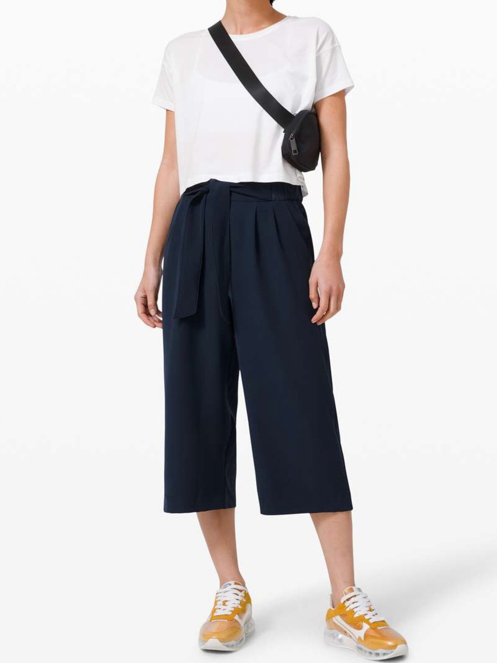 Lululemon Noir Crop Navy Blue Pants Sz 12